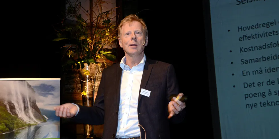 Knut Lockert daglig leder i Distriktsenergi fortviler over den politiske prosessen rundt innføring av funksjonelt skille. - Kravet til det funksjonelle skillet er som tatt ut i fra tåkeheimen. De færreste skjønner hva regelverket egentlig forteller oss, skriver Lockert.