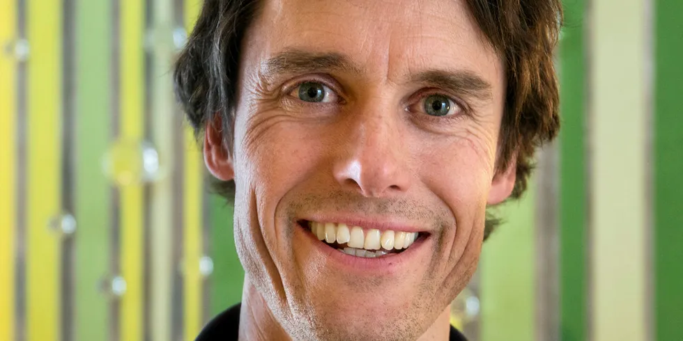 Fremtidsscenario: Lars Erik Omland i Agder Energi sier at det går mot en situasjon der fornybar energi setter prisnivået på strøm. – Det er beretningen om en varslet kraftpriskollaps, sier han.