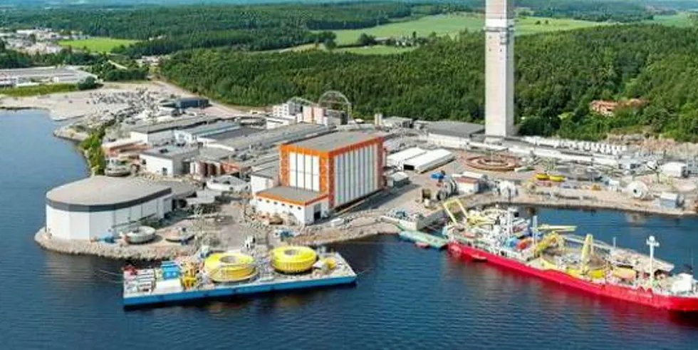 Nexans Norway skal levere kabler til det skotske havvind-prosjektet. GIEK stiller med 1,6 milliarder kroner i garantidekning.Her fra Nexans Halden.