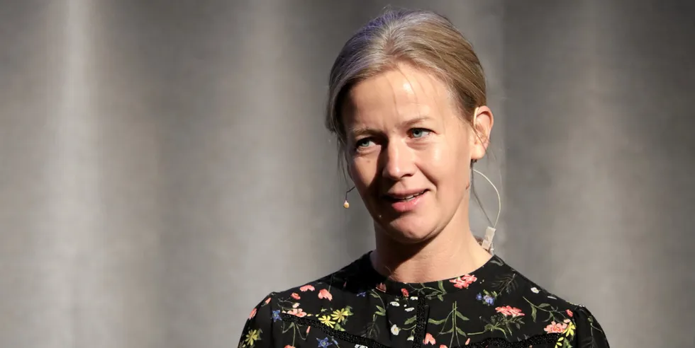 Prisen på klimakvoter falt plutselig og kraftig. Senioranalytiker Ingvild Sørhus i Refinitiv tror det kan skyldes finansielle aktører som går ut av kvotemarkedet.