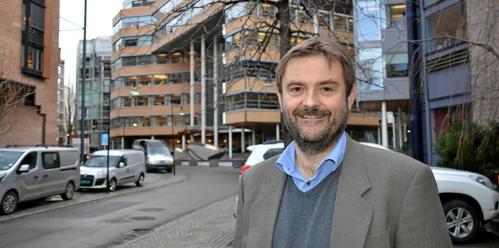 Grunn til å smile. Daglig leder i Småkraftforeninga, Knut Olav Tveit, sier prisene for norske småkraftverk er gått i taket.