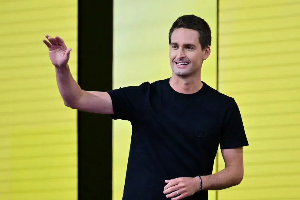 Snapchat-grunnlegger Evan Spiegel begrenser sine egne barns skjermtid, skriver artikkelforfatteren.