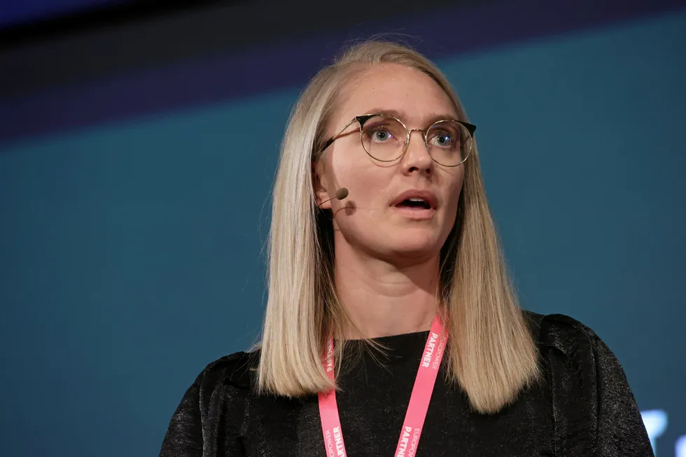Daglig leder i NØK Fornybar og Innlandet Fornybar, Cecilie Arnemo Åsmul, har sendt inn klage til NVE om uforutsigbarheten selskapene opplever.