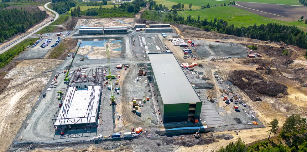 Datasenterselskapet Green Mountain bygger et nytt datasenteranlegg i Heggvin Næringspark i Hamar og Løten kommuner. Datalagringsanlegget skal blant annet lagre data for TIK-TOK.