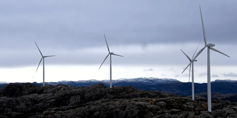 Da Egersund Vindpark ble nevnt i en episode av NRKs underholdningsprogram «Exit», satte det i gang en debatt om åpenheten rundt eierskap i vindkraft.