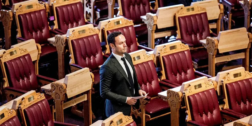 GIR SEG IKKE: SV krever at pliktkvotene til trålerne overføres til kystflåten. Det samme forslaget kom partiet med i fjor vår i forbindelse med at regjeringen foreslo å avvikle pliktsystemet og at 20 prosent av kvotene med aktivitetsplikt overføres til kystflåten.Arkivfoto: Adrian Nielsen