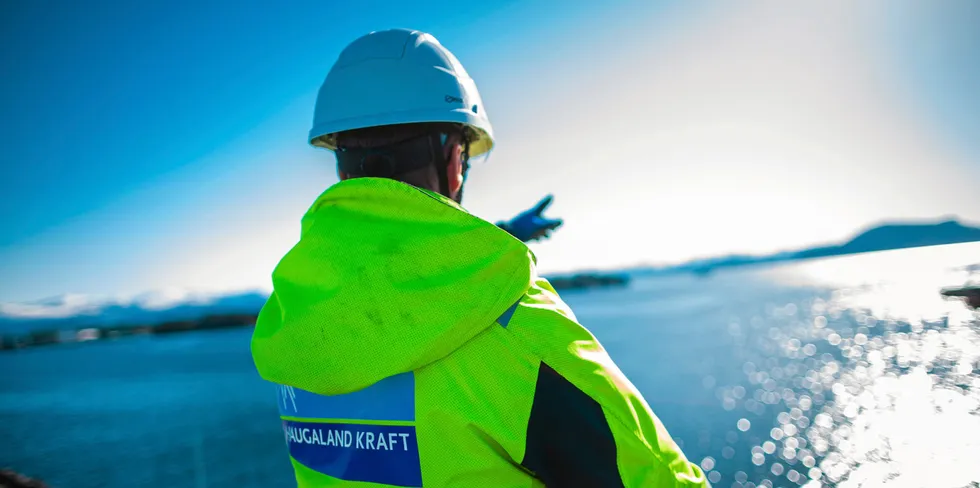 35 Haugaland Kraft-kunder samlet seg i en Messenger-gruppe. På agendaen: angrerett