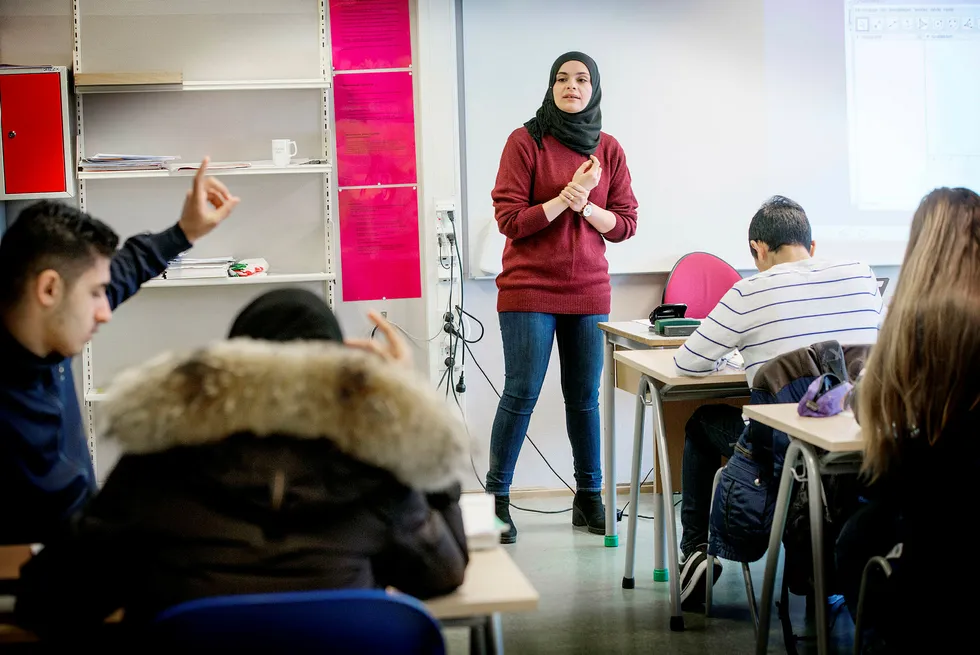 Hanan Abdelrahman på Lofsrud skole i Oslo er kåret til Norges beste mattelærer. Foto: Mikaela Berg