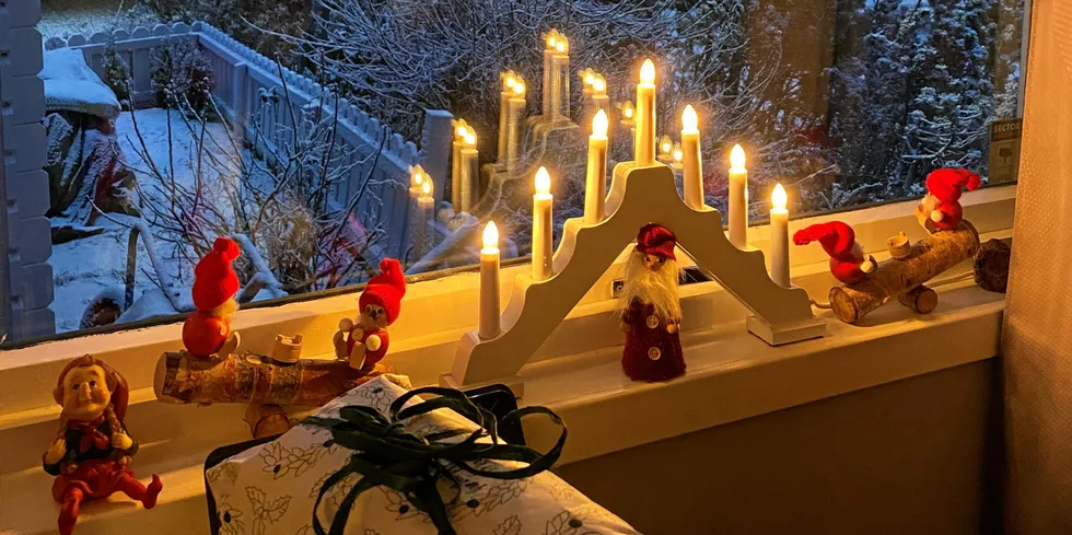 Adventsstaker og stjerner tennes i desember. I år kan det ble ekstra dyrt å lyse opp julen.
