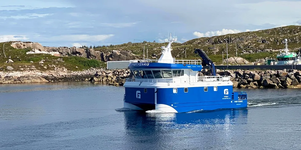 Notvaskebåten «Frøy Fenrik» i aksjon.