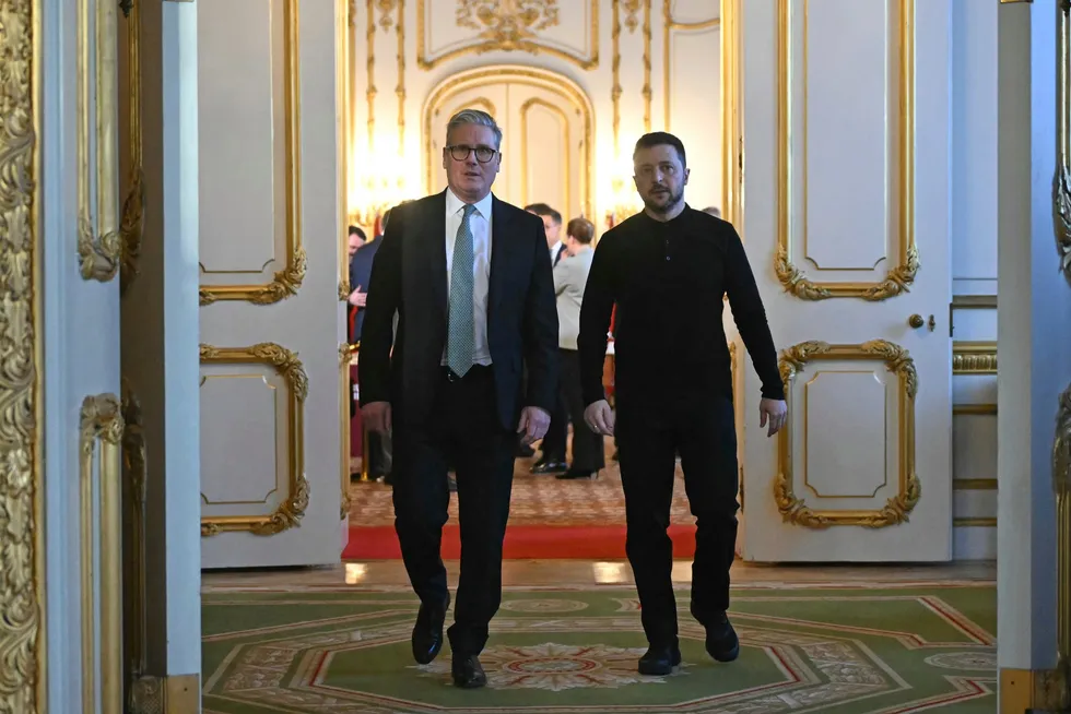 Britenes statsminister Keir Starmer og president Volodymyr Zelenskyj på helgens toppmøte i London.