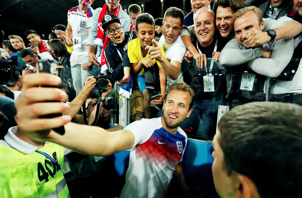 Får kritikerne av EUs nye opphavsdirektiv rett, kan deling av selfier og andre billedlige fremstillinger fra fotballkamper og andre idrettsarrangement bli ulovlig. Det var ikke helt meningen, skal man tro et lydopptak av Europaparlament-medlem og forkjemper for lovendringen Axel Voss.