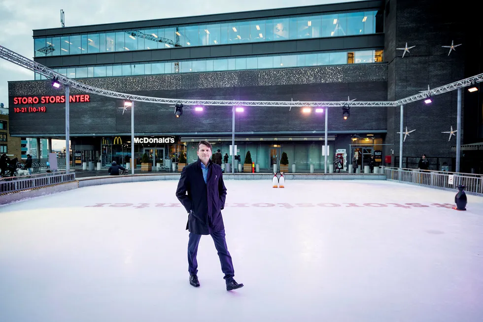 Storo storsenter er ett av sentrene som nå stenges på kveldstid. Konsernsjef for eiendom i Olav Thon-gruppen, Ole-Christian Hallerud, tror mange av sentrene og butikkene vil få det tøft fremover.