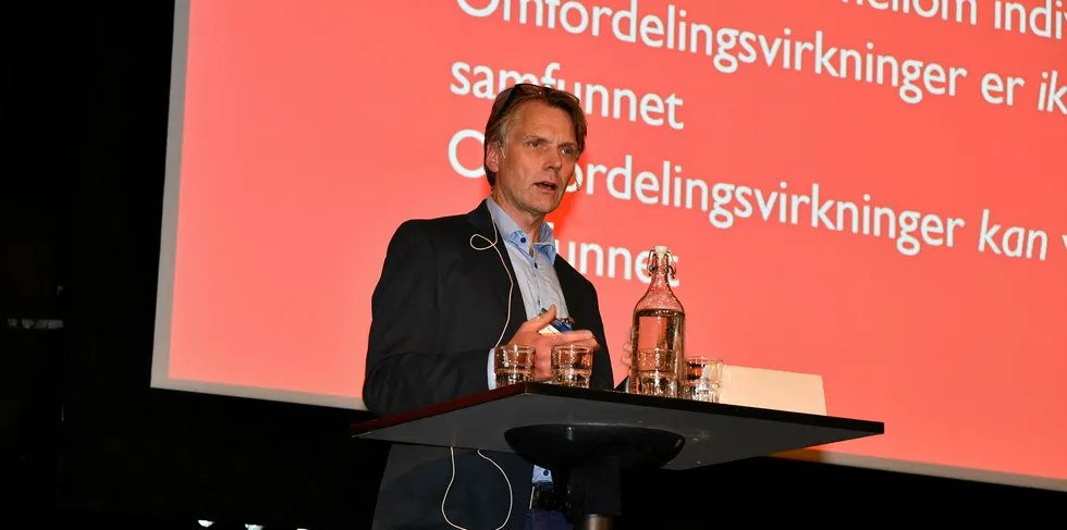 RME-direktør Ove Flataker påpeker at gjennomfakturering i første rekke kom på plass for forbrukskunder og ikke næringskunder.