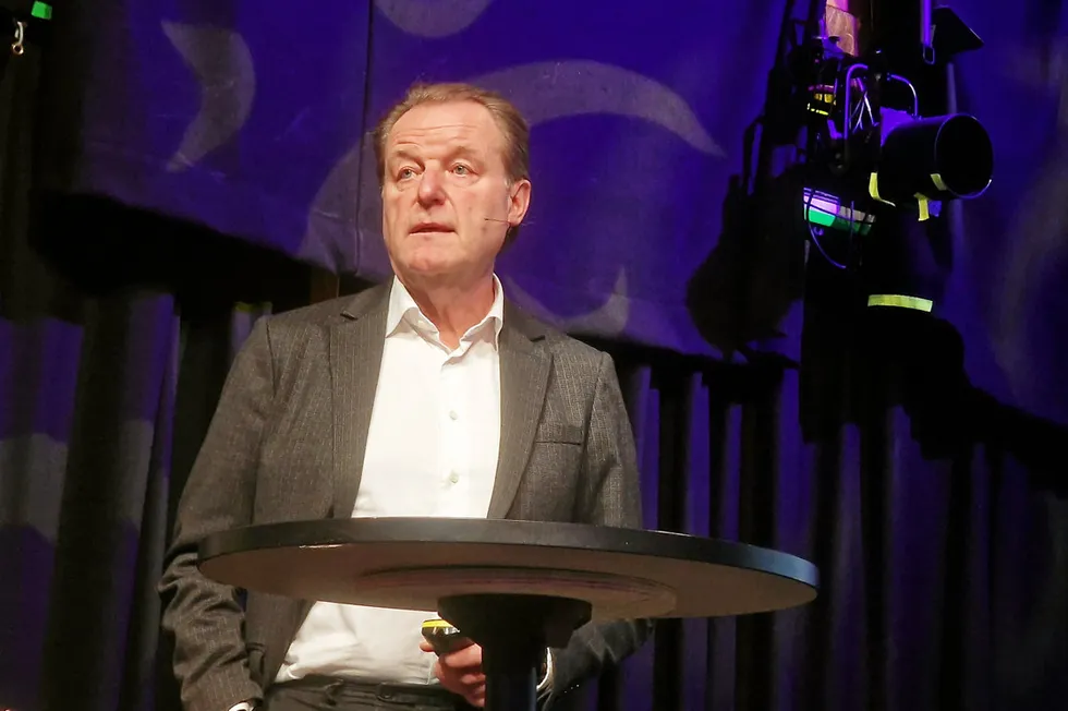 – Vi har sett de seneste tre somrene at det er et ordentlig puslespill å få gjennomført alle store prosjekter. I hvert fall hvis vi samtidig skal opprettholde noe kapasitet mellom prisområdene, sier Statnett-direktør Peer Olav Østli.