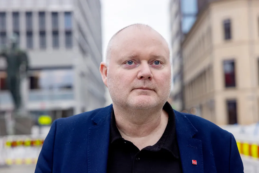 LO-sekretær Are Tomasgard rykker trolig opp som nestleder i LO torsdag. Han er krystallklar på at ligging nedover i organisasjonen, slik Fellesforbundet-sjef Jørn Eggum nylig innrømmet, ikke er lov i LO.