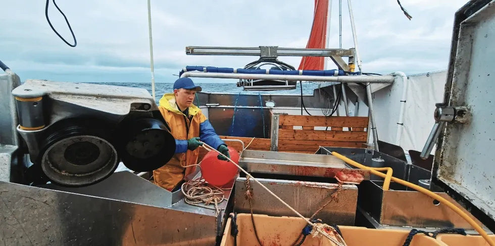 Hvor mange lokale fiskere har råd til å kjøpe ut kvotepakker som nærmer seg en milliard i verdi? spør kronikkforfatterne. (Illustrasjonsfoto)