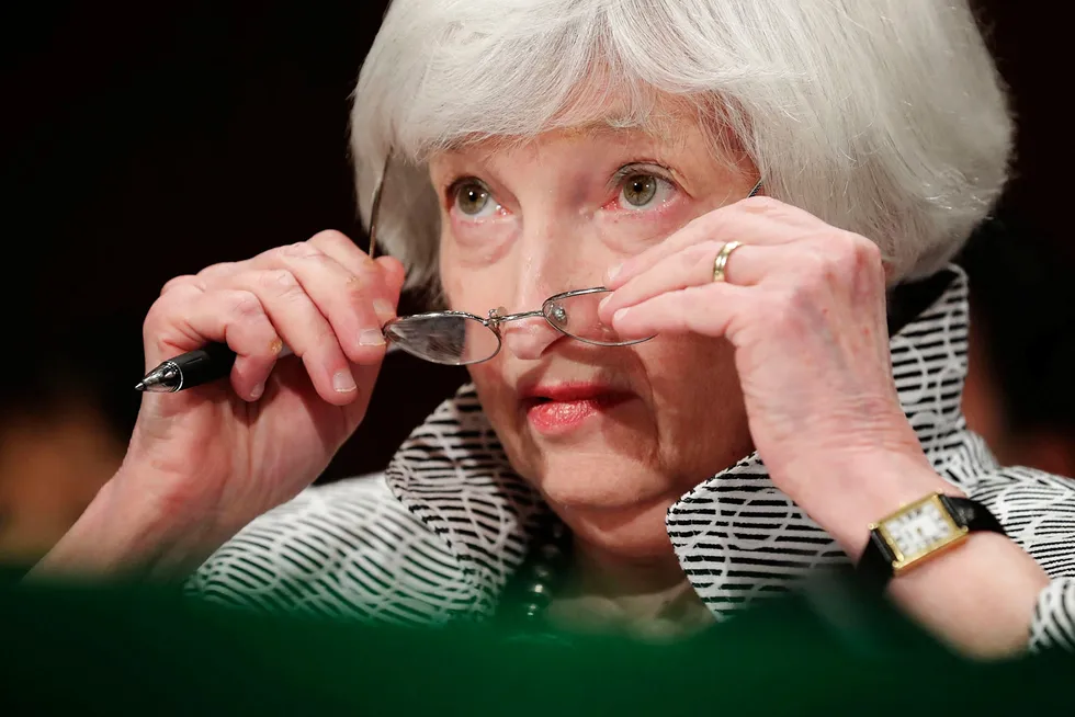 Finansminister Janet Yellen og president Joe Biden mener det er helt avgjørende å stimulere den økonomiske veksten for å motvirke de langsiktige negative virkningene koronapandemien kan påføre amerikansk arbeids- og næringsliv.