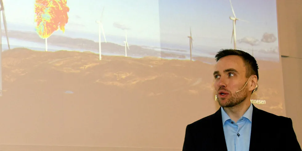 Nasjonal vindkraftramme: Artikkelforfatteren berømmer NVEs prosjektleder Erlend Bjerkestrand for å ha gjort et godt arbeid med vindkraftplanen, men stiller spørsmål ved om teknologiutvikling og nettutbygging kan gjøre planen utdatert ganske fort.