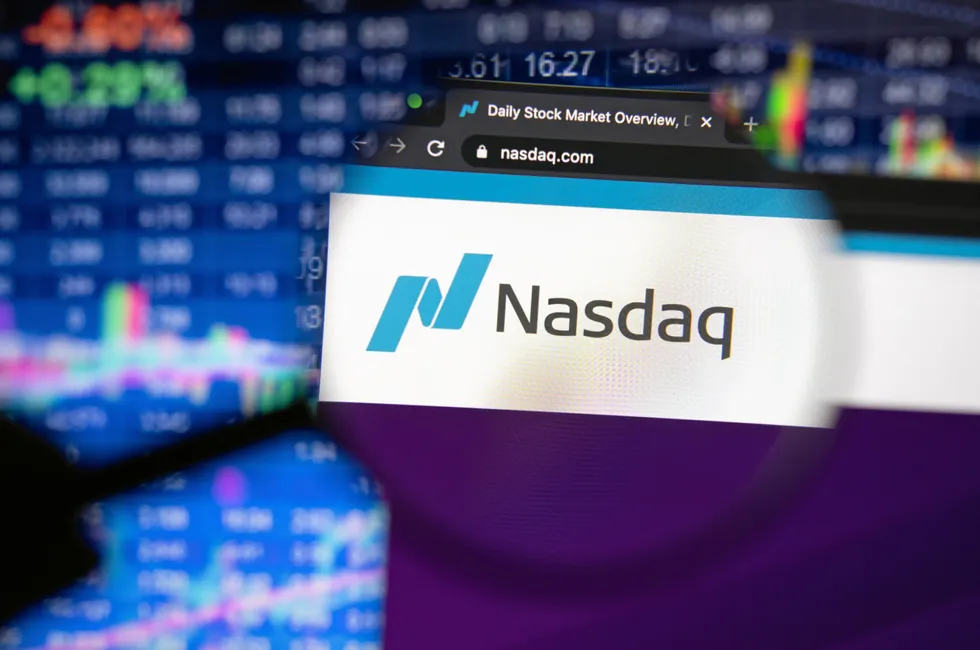 For et år siden skrev Europower at kraftbørsen på Nasdaq kunne bli historie. Nå som partene oppsier avtalen, virker det som at kraftbørsen på Nasdaq er kommet for å bli en stund til.