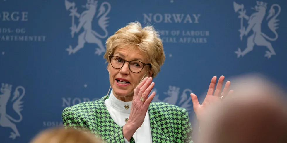Anne Cathrine Frøstrup er riksmekleren som skal sørge for at forhandlingene mellom Energi Norge og El og IT Forbundet ender i en avtale innen natt til onsdag. Huner tidligere sjef for Kratverket.