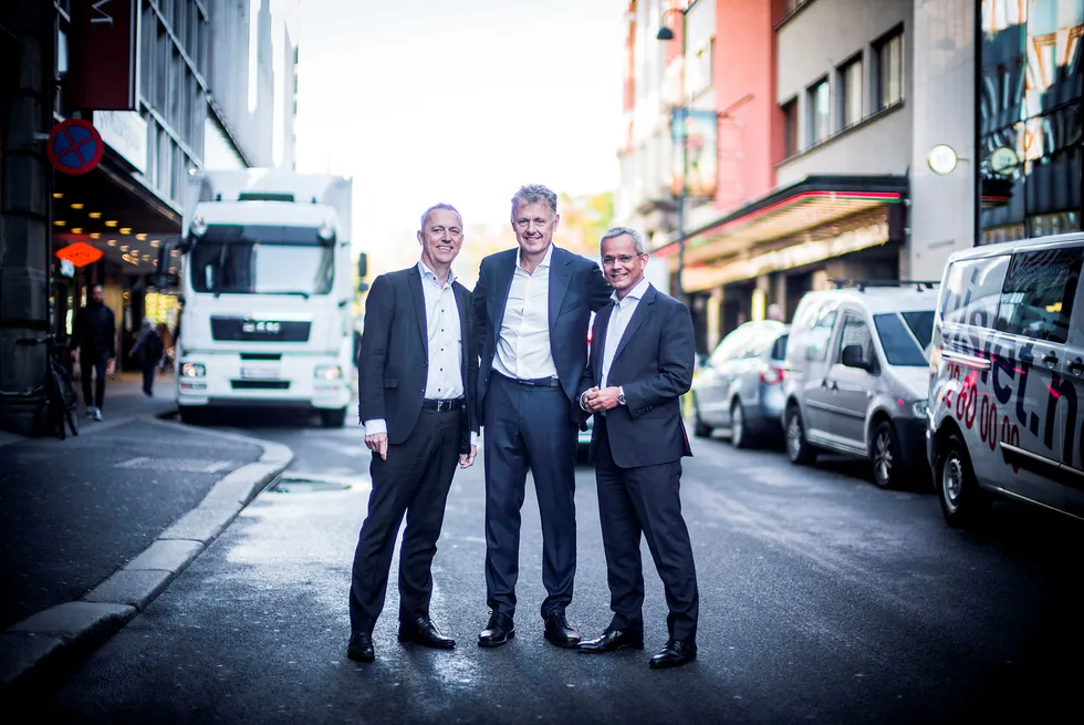 Amedia og konsernsjef Are Stokstad (til venstre) overtar Nettavisen og sjefredaktør Gunnar Stavrum (midten), mens administrerende direktør Espen Asheim i Egmont Publishing fortsetter med bloggvirksomheten. Foto: Gunnar Blöndal