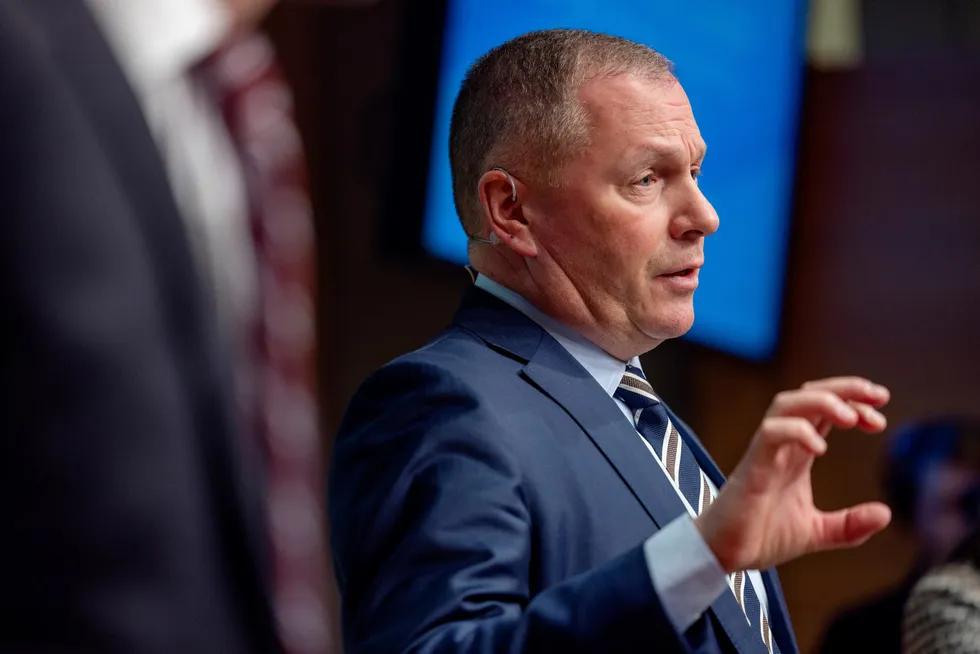 Oljefondet er et fremragende eksempel på passive sparefond, skriver finansprofessorene Bjørn Espen Eckbo og Karin S. Thorburn. Nicolai Tangen (bildet) leder Nbim, som forvalter fondet.