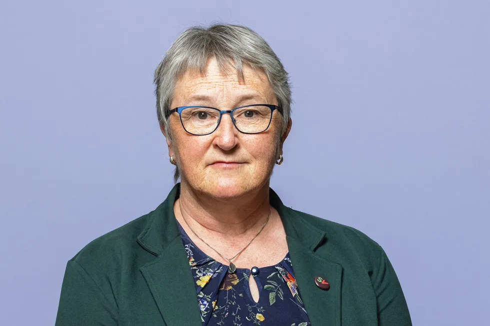 Birgit Oline Kjerstad, SV.