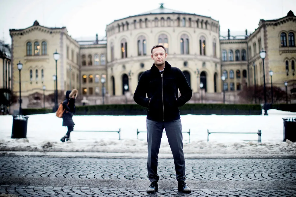 Nestleder Torgeir Knag Fylkesnes (SV) i næringskomiteen oppfordrer til politisk oppgjør i vår, om regjeringens forvaltning av de heleide statsselskapene. Foto: Fredrik Solstad