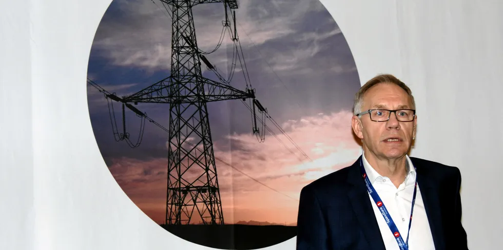 Scatec-sjef Raymond Carlsen gleder seg over at Scatec er ett av to norske børsselskaper som får toppkarakter i ESG-rapportering.