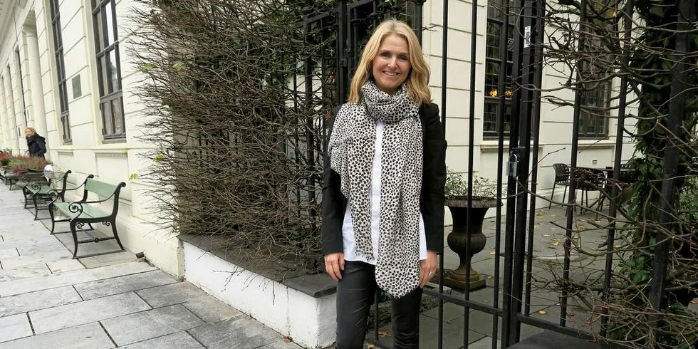 SNUOPERASJON: Hulda Bysheim, tilsynskoordinator Mattilsynet, sier det må til en snuoperasjon i driften for at oppdrettsnæringen skal kunne vokse i Hordaland. Foto: Kjersti Sandvik