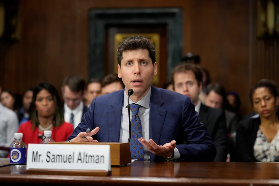 OpenAI-toppsjef Sam Altman under kongresshøringen.