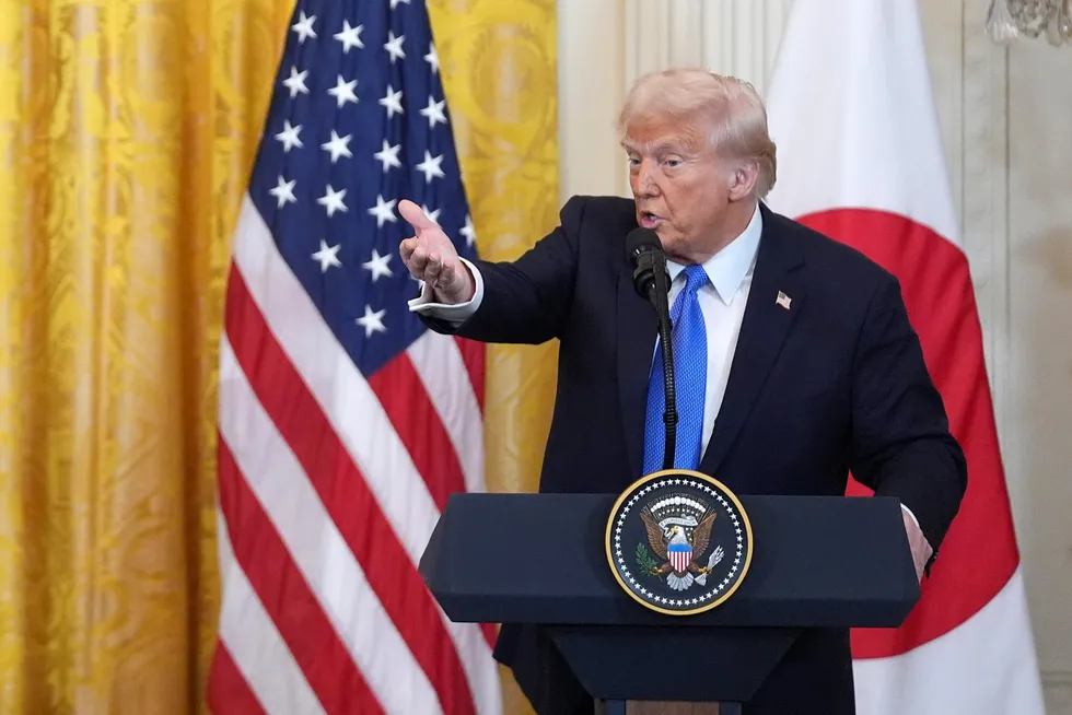 Japans handelsminister har forgjeves forsøkt å sikre fritak fra USAs straffetoll på stål og aluminium. President Donald Trump møtte Japans statsminister Shigeru Ishiba Det hvite hus i februar.