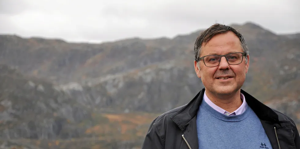 SKL-sjef John Martin Mjånes har ingen planer om å endre selskapets ekspansive sikringsstrategi.