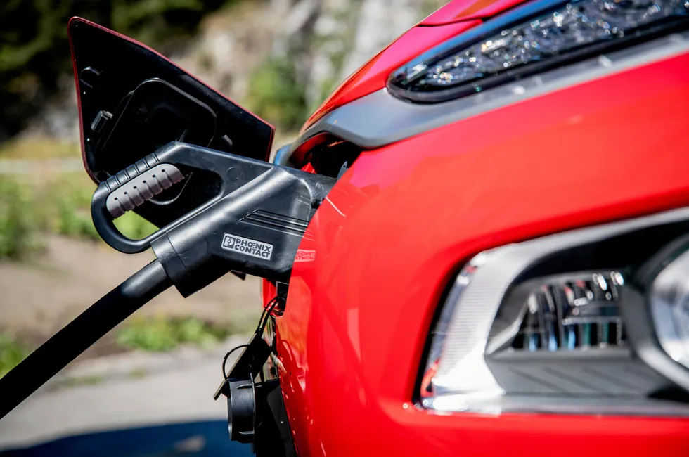 I september i år var 96 prosent av alle solgte personbiler i Norge elektriske. Samtidig har avgiftslettelsene til elbiler aldri vært høyere.