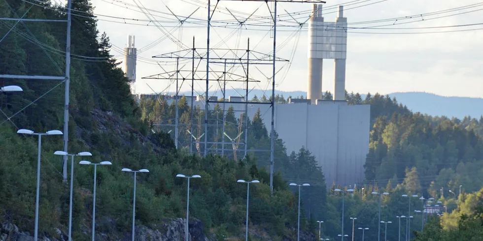 Oppvarming: Norsk Fjernvarme vil ha en grense for bruk av el til oppvarming i nye bygg. Energi Norge er uenig, og understreker at strømmen er fornybar.