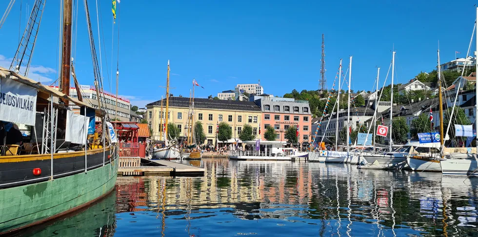 Onsdag er tredje dag av Arendalsuka, og byen bader i sol.