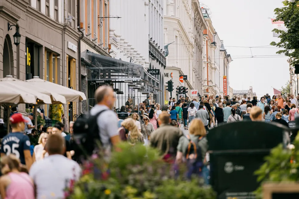 Med gode lønnsoppgjør, fallende prisvekst og et høyt investeringsnivå ligger alt til rette for at enda flere skal få seg jobb, skriver Tuva Moflag.