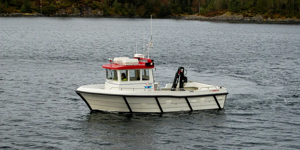 FIRE SLIKE: Samme båttype som Alsaker Fjordbruk har bestilt fra Tobias Båt AS. Denne båten tilhører Eide Fjordbruk.