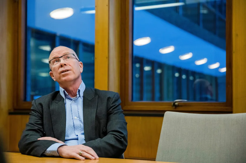 Reguleringsmyndigheten for energi ledes av Tore Langset. Nå har RME sendt eget brev til nettselskapene, der de minner om reglene for delingsordningen, som ble innført i oktober i fjor.