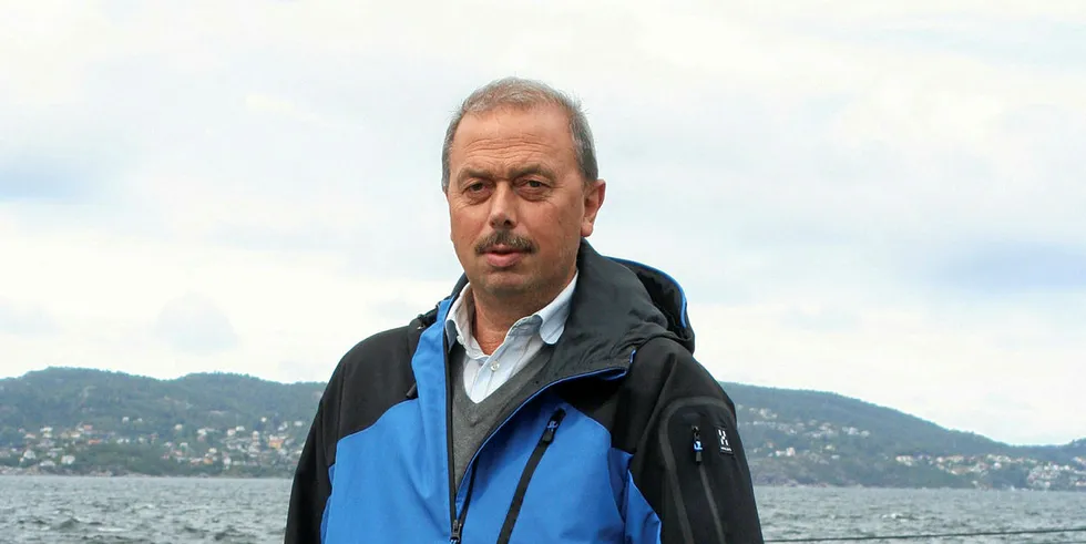 KAN IKKE SAMLOKALISERES: Fisker Rune Nilsen fra Hovden i Vestland fylke mener at en samlokalisering av fiskeri og havvindmøller ikke er mulig.