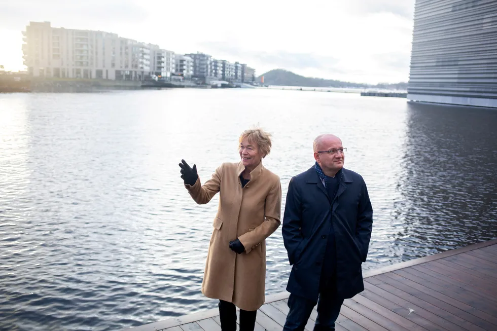 Anne Hvistendahl og Dag Sletmo jobber med sjømat i DNB. Sjømat er nå blitt den største næringen for banken, målt etter utlån, og DNB etter eget sigende «verdens største sjømatbank».