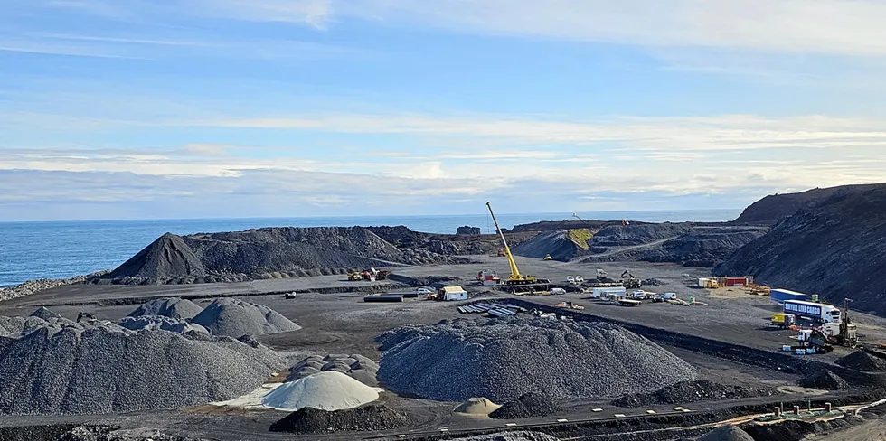 Laxey, som tidligere opererte som Icelandic Land Farmed Salmon, har begynt byggingen av anlegget på Vestmannaøyene.