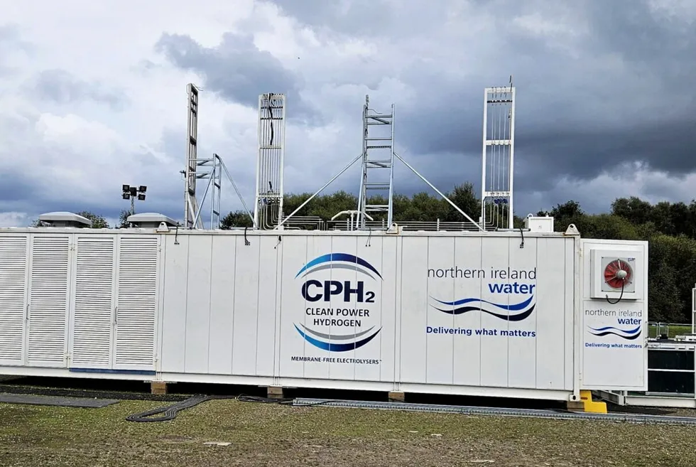 CPH2 membrane-free electrolyser.
