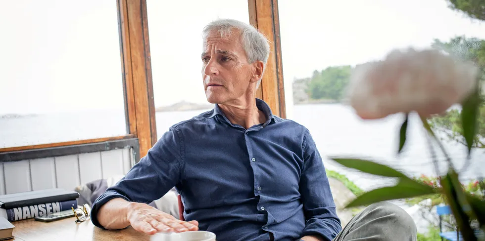Jonas Gahr Støre og Arbeiderpartiet har kopiert Sp i å ville ha hjemfall på vindkraft.