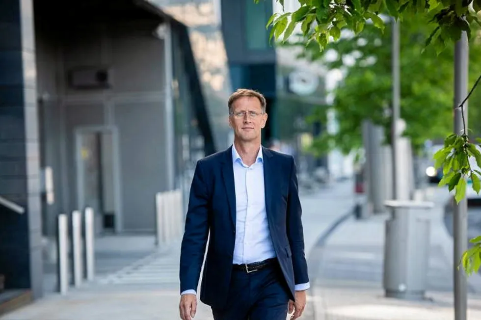 – Vi vurderer TrønderEnergi Vekst Holding og Aneo som attraktive investeringer, derfor ønsker vi å kjøpe flere aksjer, sier Aage Schaanning, konserndirektør økonomi og finans i KLP.