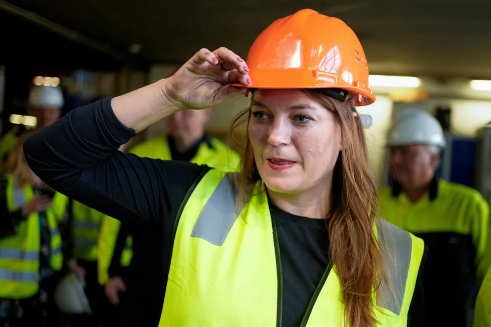 Næringsminister Cecilie Myrseth (Ap) har undertegnet en avtale med Ukraina om energisamarbeid.