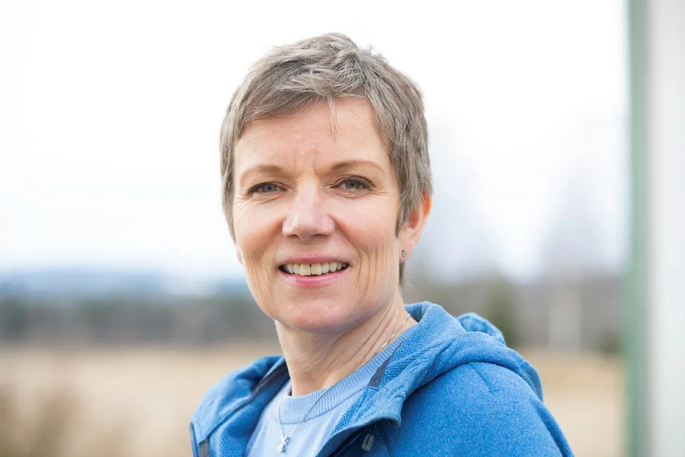 Leder Marit Hermansen i Legeforeningen hevder KS ikke vil forplikte seg til helt nødvendige tiltak for legene som går legevakt.