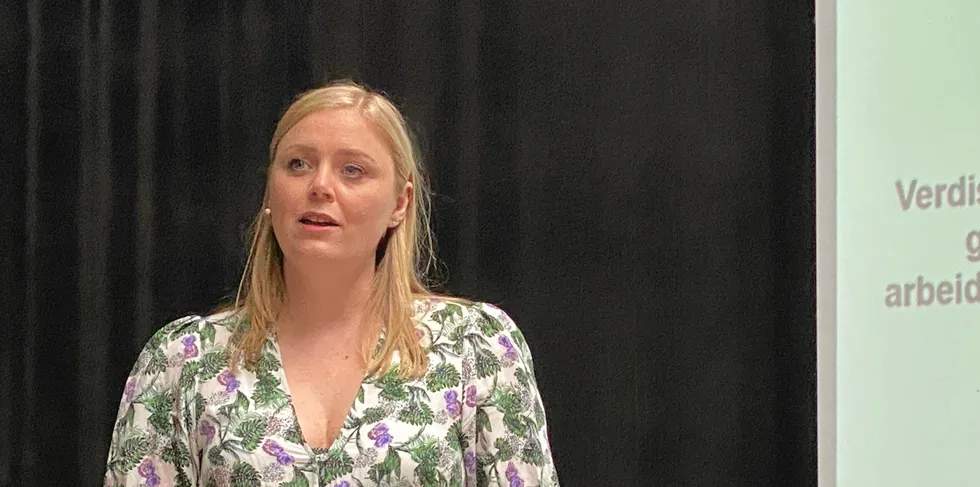 Olje- og energiminister Tina Bru la frem energimeldingen fredag 11. juni. Blant annet presenterte hun Nakstad-utvalgets mandat for å finne løsninger til raskere og mer effektiv nettutbygging.