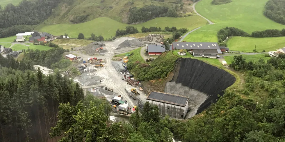 Tokagjelet elvekraftverk i Vestland fylke er ett av bare to ordinære vannkraftprosjekter som kom i produksjon i år. Resten var småkraft.
